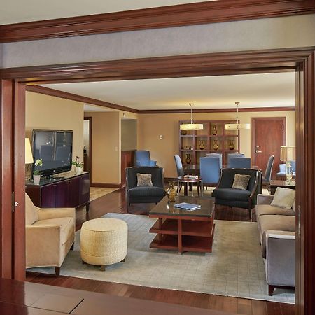 מלון Hilton Raleigh North Hills מראה פנימי תמונה