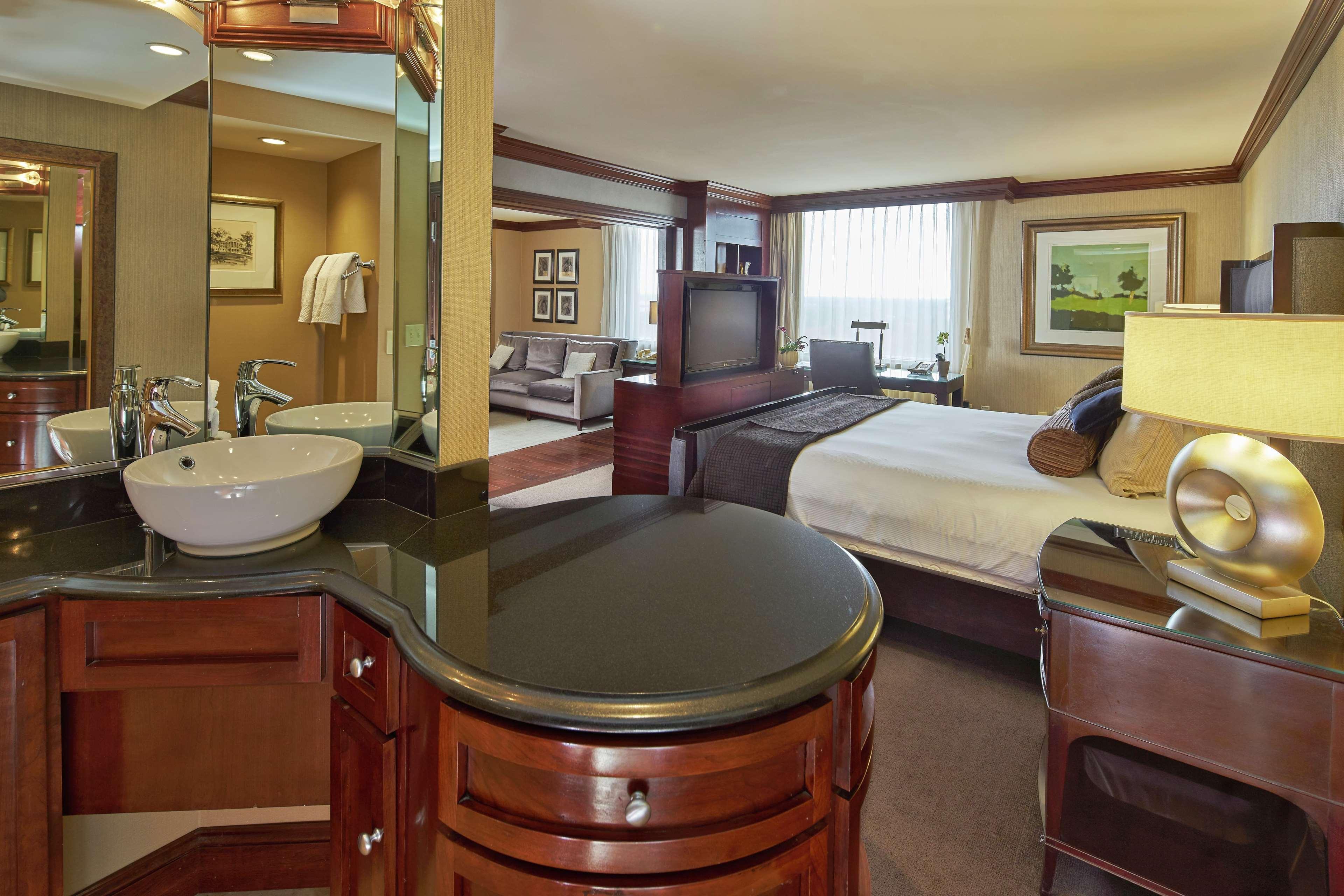 מלון Hilton Raleigh North Hills חדר תמונה