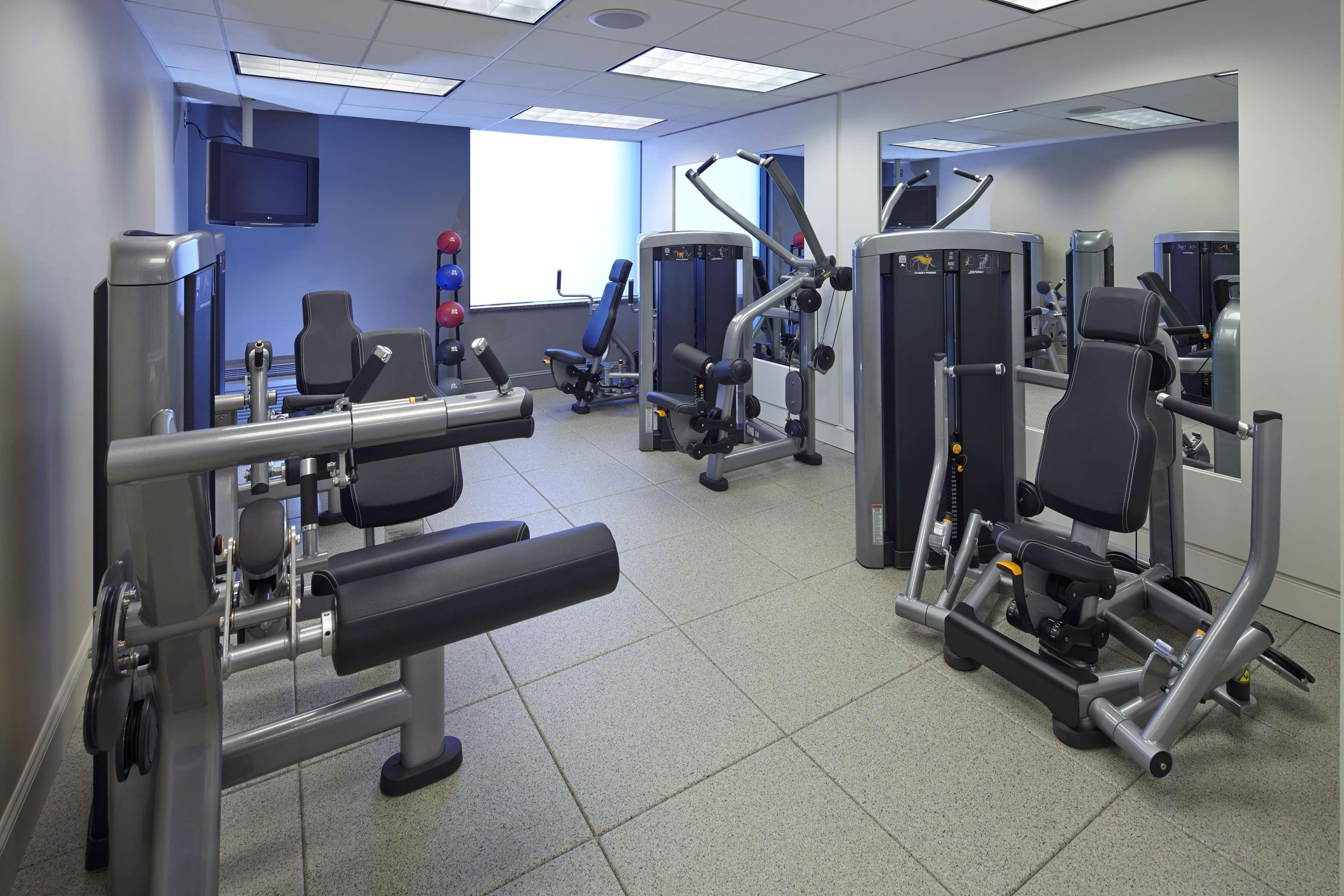 מלון Hilton Raleigh North Hills מראה חיצוני תמונה
