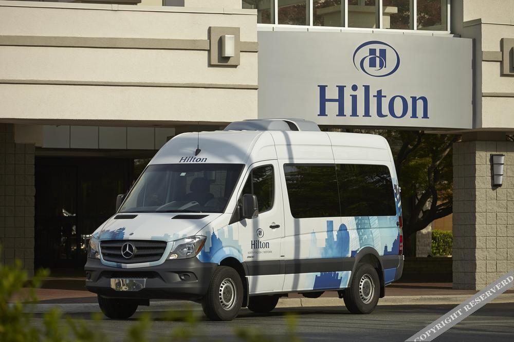 מלון Hilton Raleigh North Hills מראה חיצוני תמונה